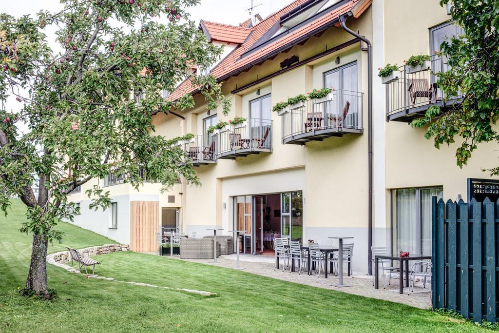 Hotel Turmhof Gumpoldskirchen Esterno foto