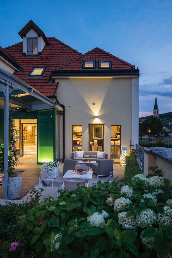 Hotel Turmhof Gumpoldskirchen Esterno foto